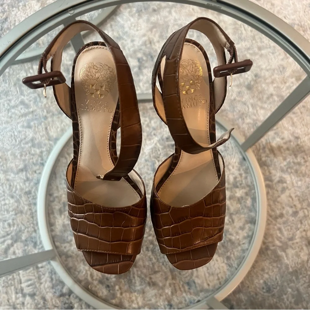 VINCE CAMUTO Women's Kortinta Croc-Embossed Platform High-Heel NWOT size 7.5
